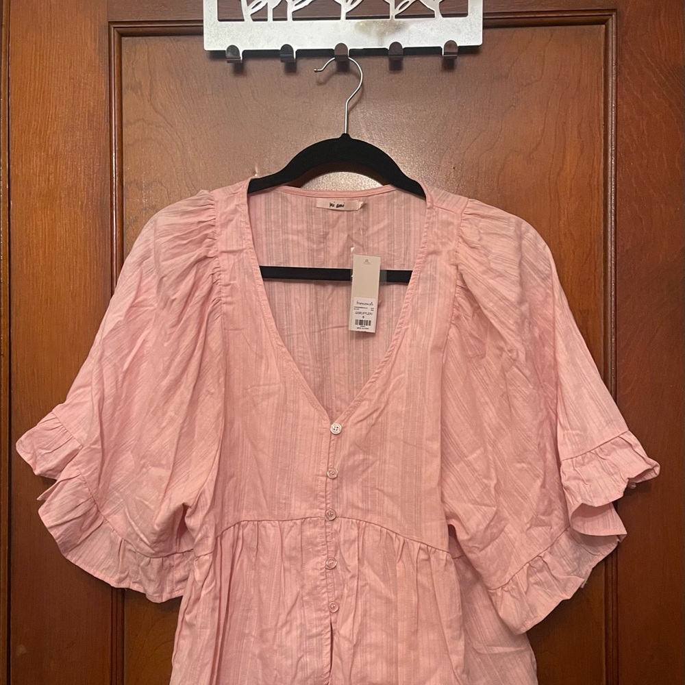 Women's Fluttery Sleeved and Deep-V Pink 4-Button Blouse